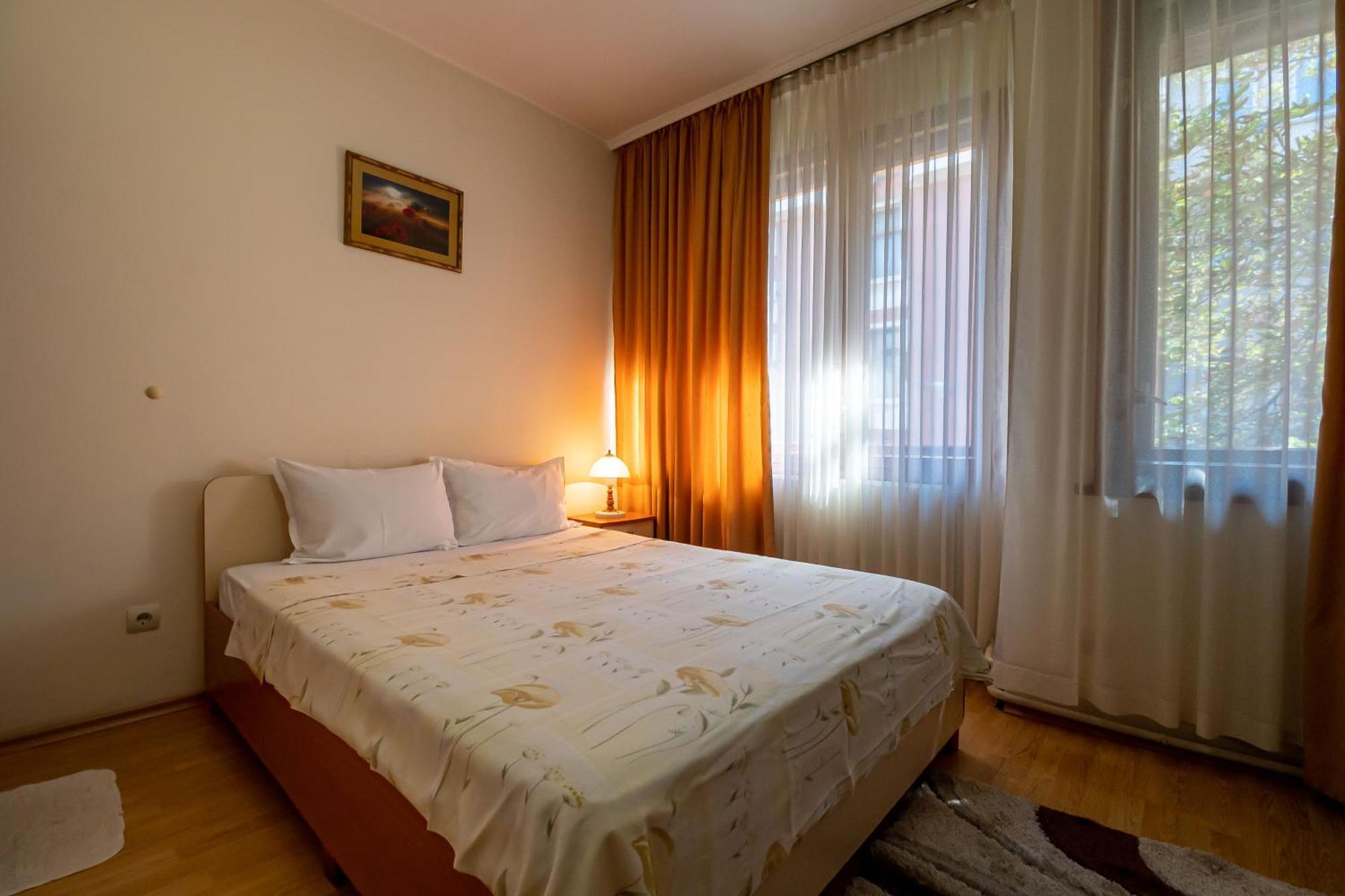 Primavera 1 Hotel Pazardzhik Buitenkant foto
